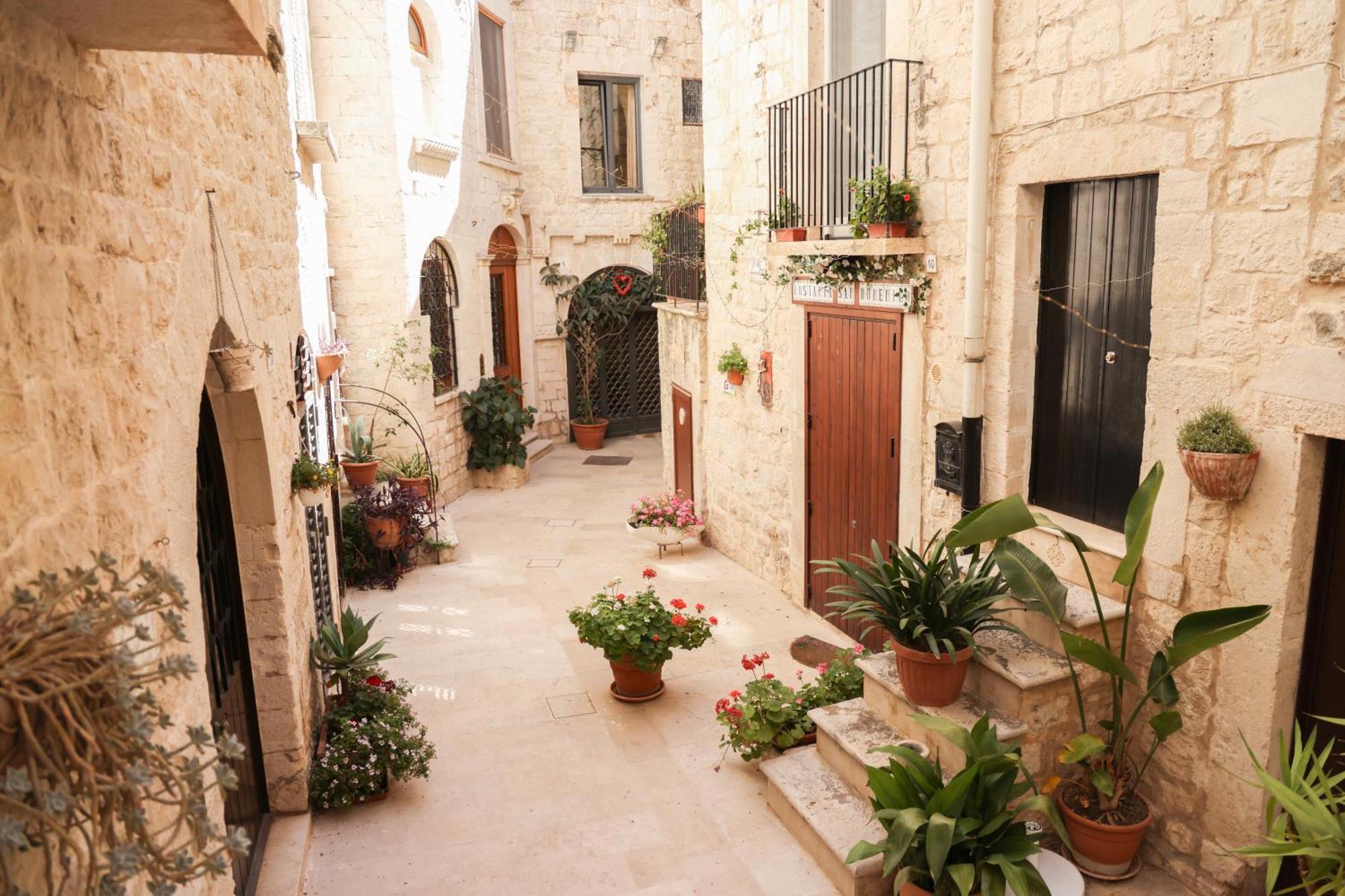 Room 20 - Piccola Camera In Pietra Bianca Giovinazzo Exterior foto